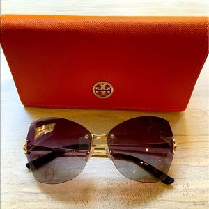 Authentic Tory Burch sunglasses barely worn